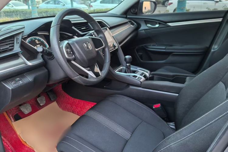 Used Honda Civic 2019 220TURBO Manual Jinkong Edition China VI Interior 2