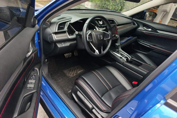 Used Honda Civic 2019 220TURBO CVT Dynamic Edition China VI Emission Standard Interior 3