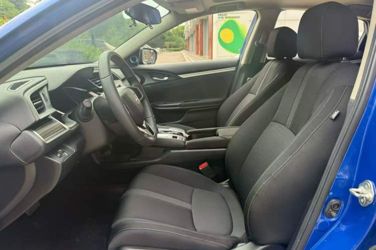 Used Honda Civic 2019 220TURBO CVT Dynamic Edition China VI Emission Standard Interior 3