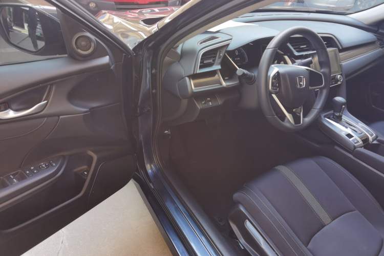 Used Honda Civic 2019 220TURBO CVT Dynamic Edition China VI Interior 3