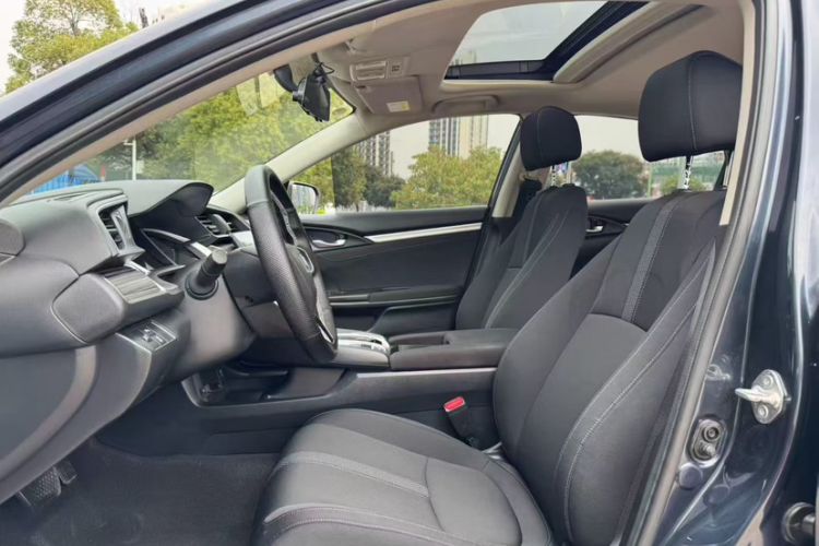 Used Honda Civic 2019 220TURBO CVT Dynamic Edition China VI Interior 4