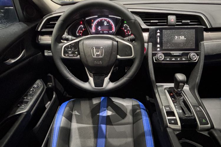 Used Honda Civic 2019 220TURBO CVT Dynamic Edition China VI Emission Standard Interior 4