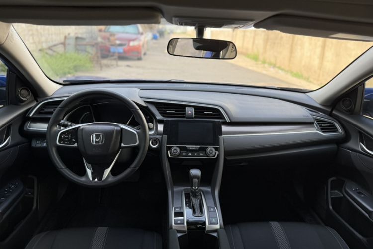 Used Honda Civic 2019 220TURBO CVT Dynamic Edition China VI Interior 5
