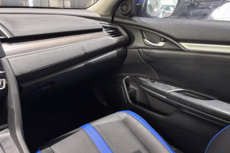 Used Honda Civic 2019 220TURBO CVT Dynamic Edition China VI Emission Standard Interior 6