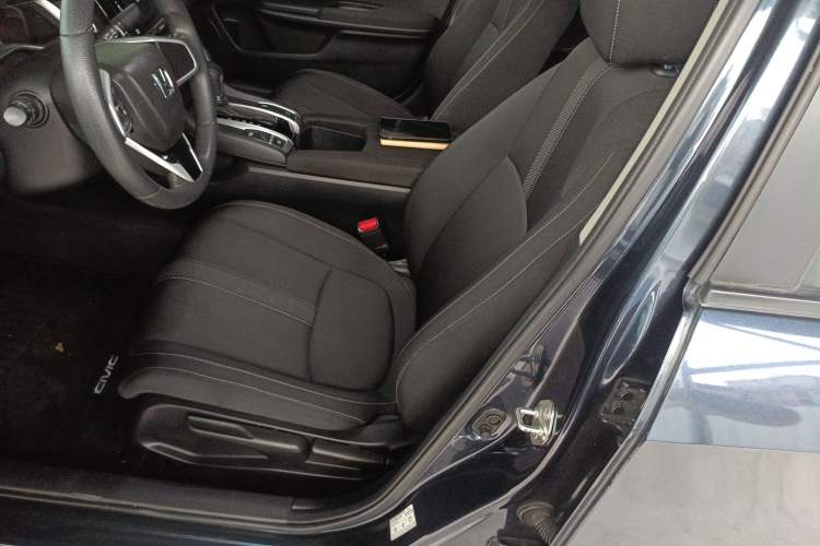 Used Honda Civic 2019 220TURBO CVT Dynamic Edition China VI Left Front Seat