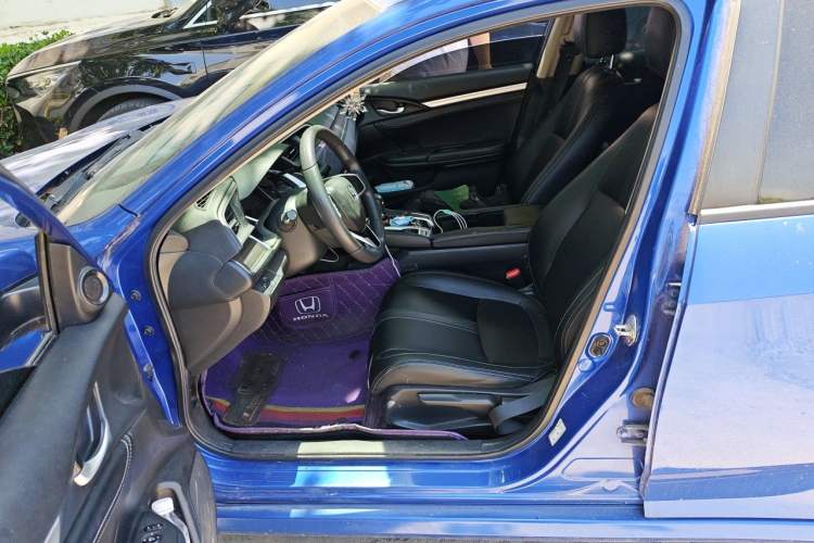 Used Honda Civic 2019 220TURBO CVT Dynamic Edition China VI Left Front Seat