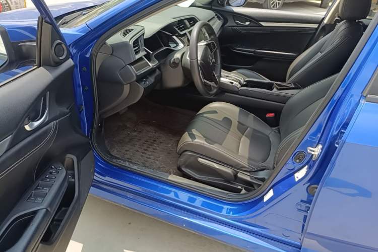 Used Honda Civic 2019 220TURBO CVT Dynamic Edition China VI Left Front Seat