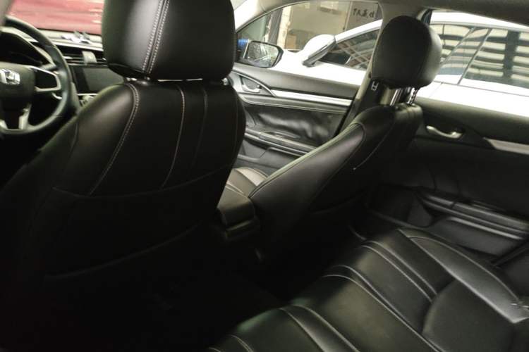Used Honda Civic 2019 220TURBO CVT Dynamic Edition China VI Left Front Seat