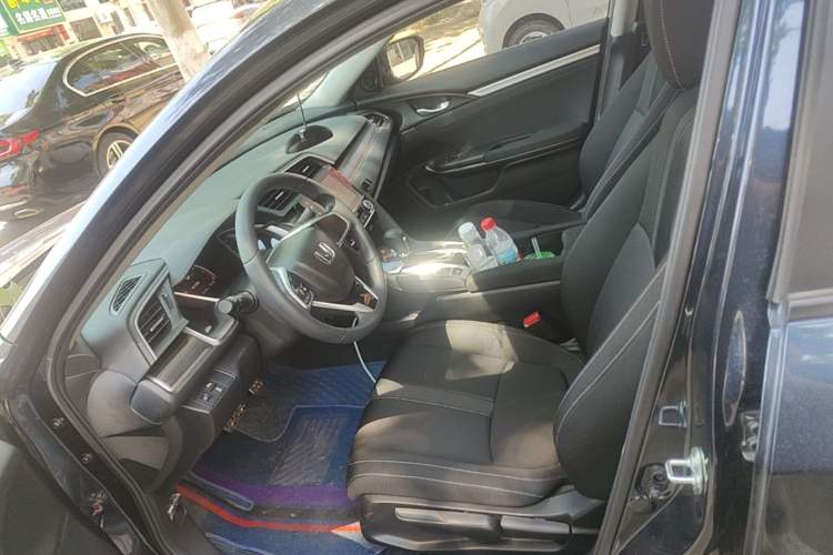 Used Honda Civic 2019 220TURBO CVT Dynamic Edition China VI Emission Standard Left Front Seat
