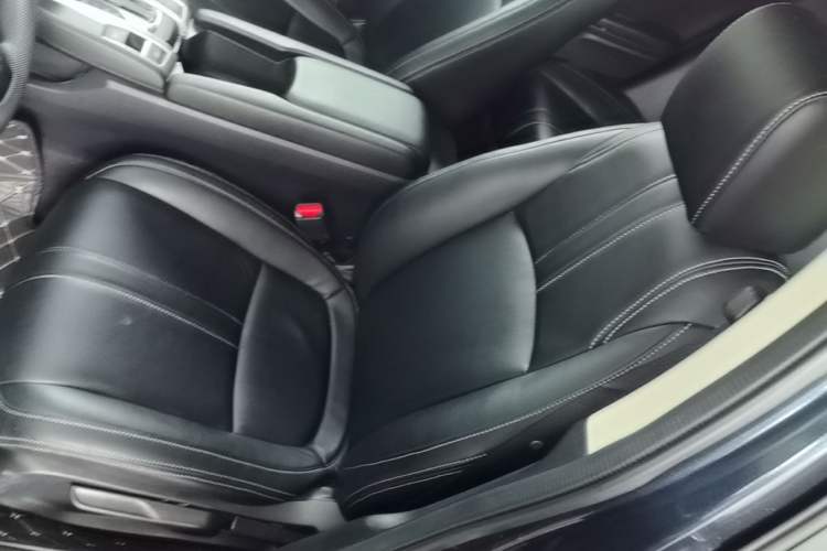 Used Honda Civic 2019 180TURBO CVT Shangdong Edition China VI Left Front Seat