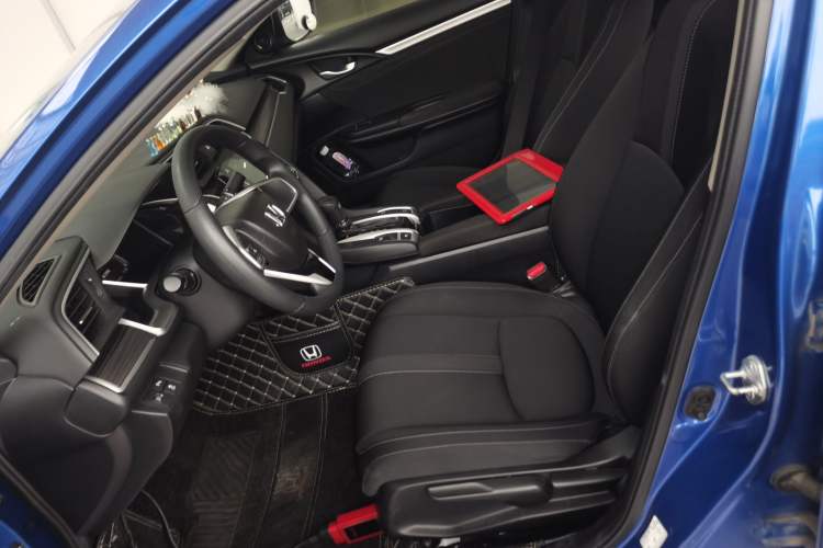 Used Honda Civic 2019 220TURBO CVT Dynamic Edition China VI Left Front Seat