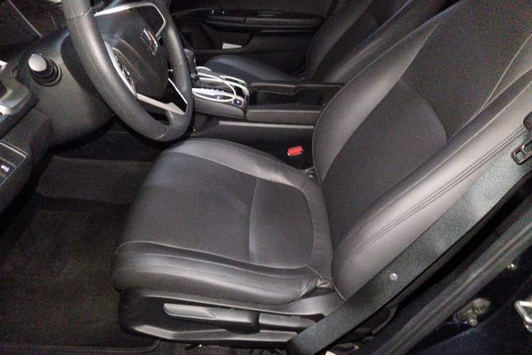 Used Honda Civic 2019 220TURBO CVT Dynamic Edition China VI Left Front Seat