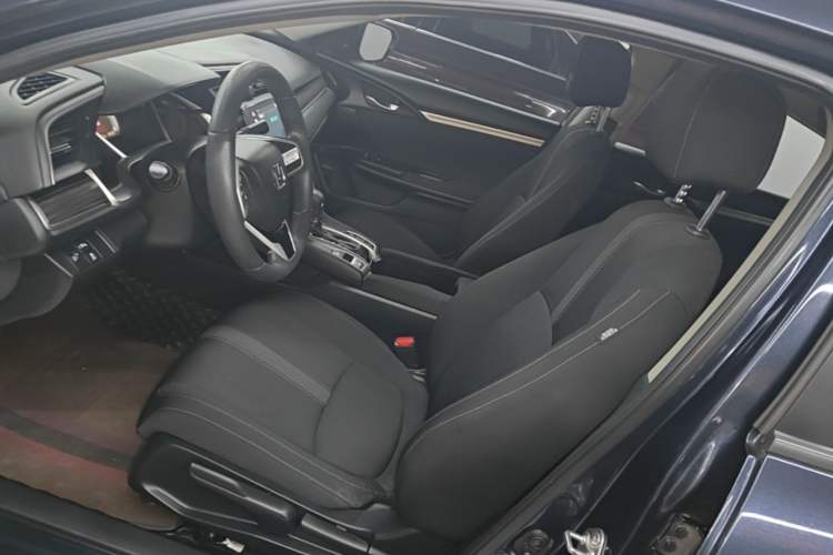 Used Honda Civic 2019 220TURBO CVT Dynamic Edition China VI Left Front Seat