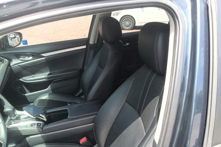 Used Honda Civic 2019 220TURBO CVT Dynamic Edition China VI Left Front Seat