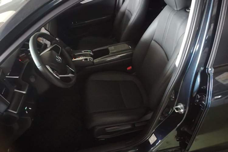 Used Honda Civic 2019 220TURBO CVT Dynamic Edition China VI Emission Standard Left Front Seat