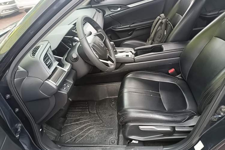 Used Honda Civic 2019 220TURBO CVT Dynamic Edition China VI Left Front Seat