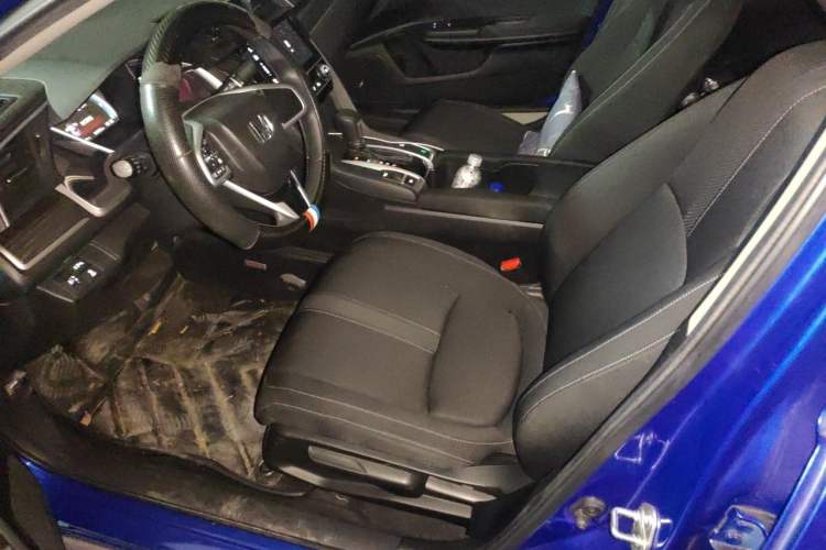 Used Honda Civic 2019 220TURBO CVT Dynamic Edition China VI Left Front Seat