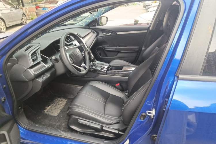 Used Honda Civic 2019 220TURBO CVT Dynamic Edition China V Left Front Seat