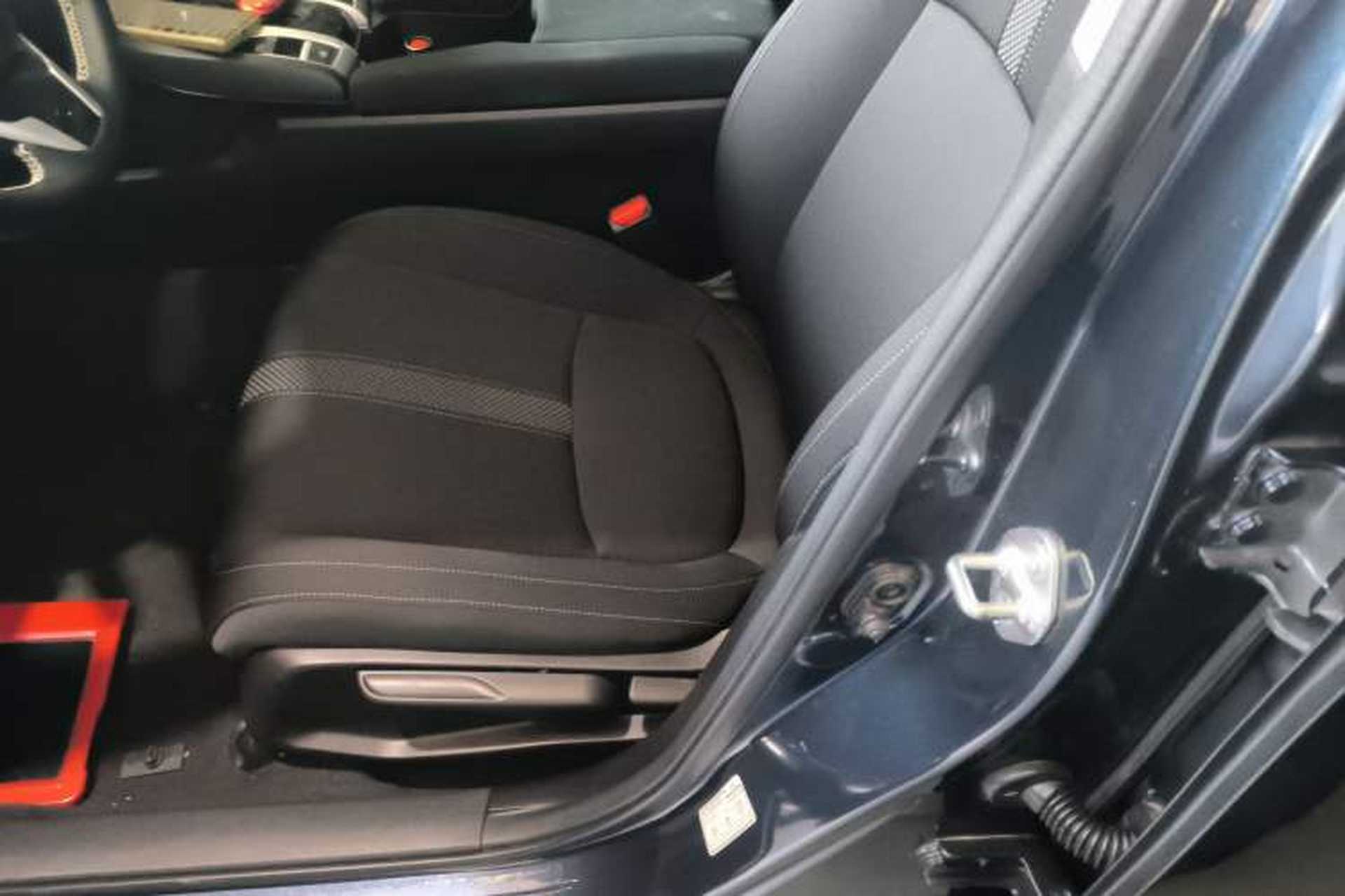 Used Honda Civic 2019 220TURBO CVT Dynamic Edition China VI Left Front Seat