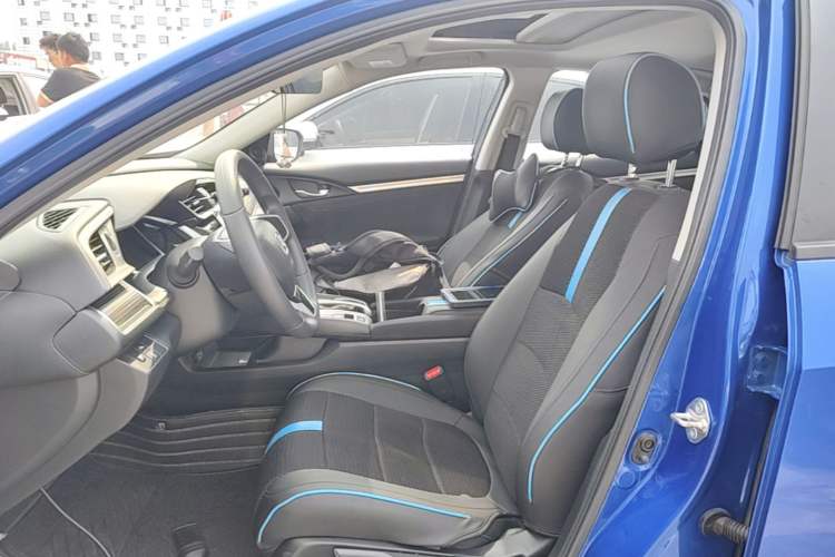 Used Honda Civic 2019 220TURBO CVT Dynamic Edition China V Left Front Seat