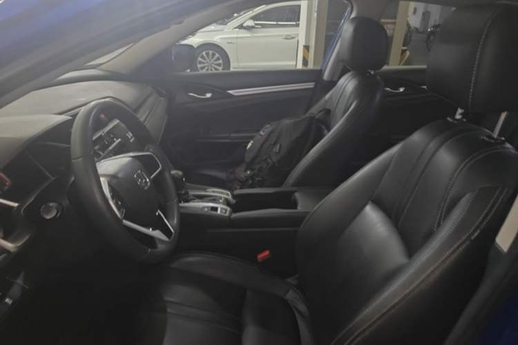 Used Honda Civic 2019 220TURBO CVT Dynamic Edition China VI Emission Standard Left Front Seat