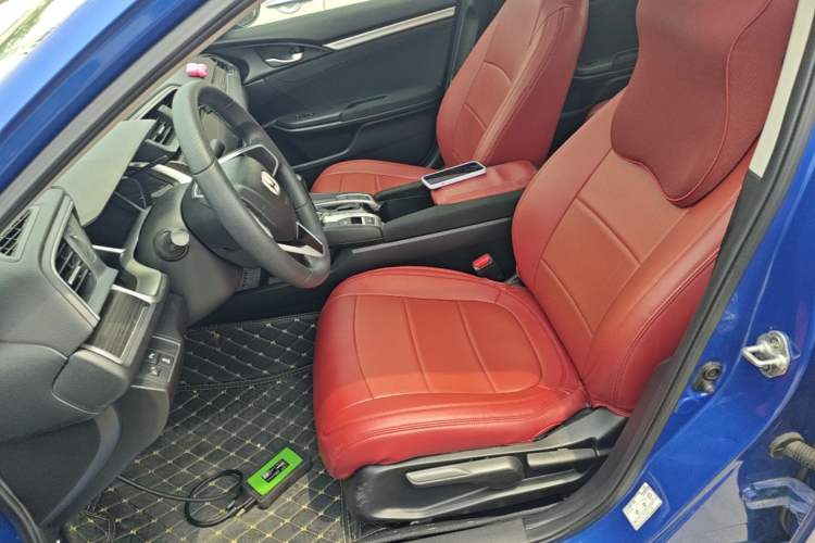 Used Honda Civic 2019 220TURBO CVT Dynamic Edition China VI Emission Standard Left Front Seat