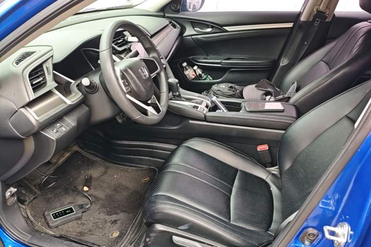 Used Honda Civic 2019 220TURBO CVT Dynamic Edition China VI Left Front Seat