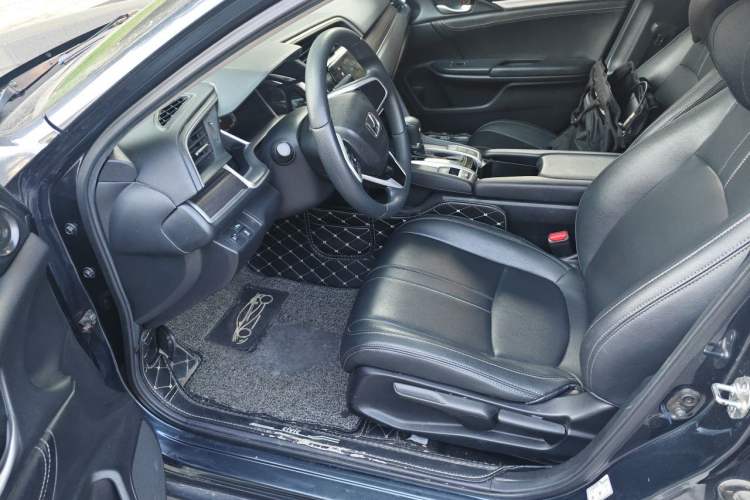 Used Honda Civic 2019 220TURBO CVT Dynamic Edition China VI Left Front Seat