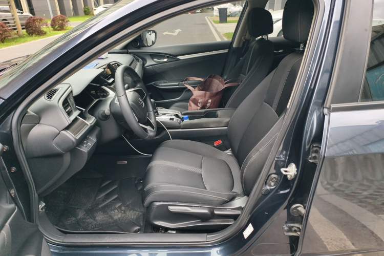 Used Honda Civic 2019 220TURBO CVT Dynamic Edition China VI Left Front Seat