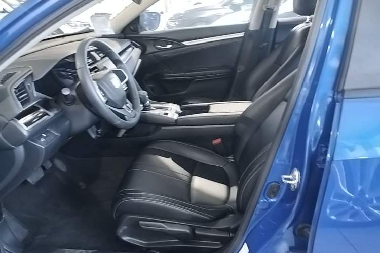 Used Honda Civic 2019 180TURBO CVT Shangdong Edition China VI Left Front Seat