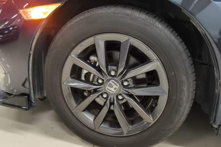 Used Honda Civic 2019 220TURBO CVT Dynamic Edition China VI Left Front Wheel Hub