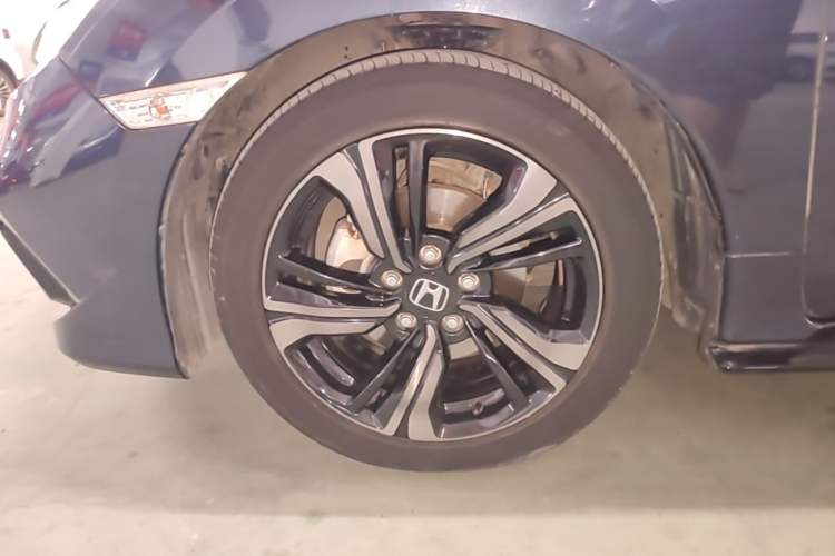 Used Honda Civic 2019 220TURBO CVT Dynamic Edition China V Emission Standard Left Front Wheel Hub