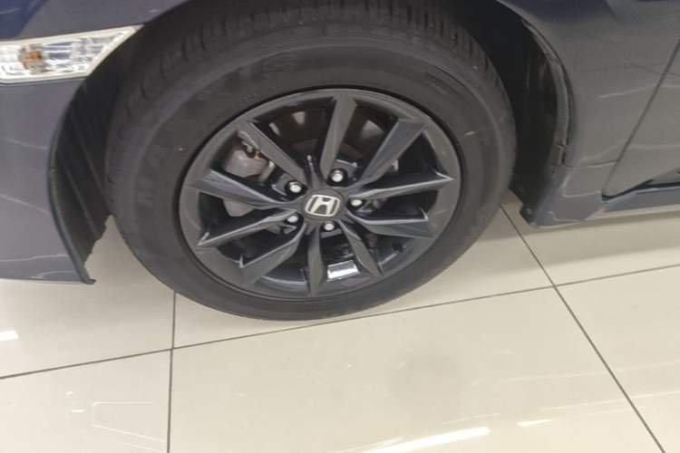 Used Honda Civic 2019 220TURBO Manual Jinkong Edition China VI Left Front Wheel Hub