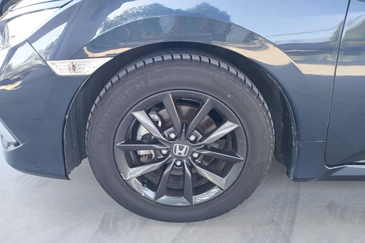 Used Honda Civic 2019 220TURBO CVT Dynamic Edition China VI Left Front Wheel Hub