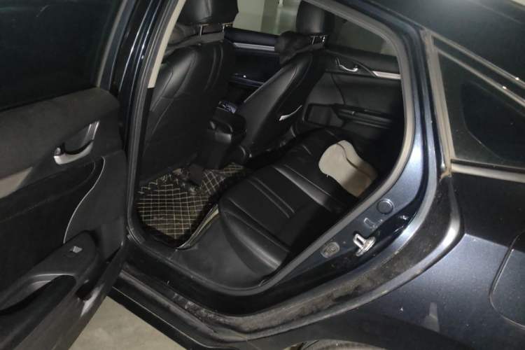 Used Honda Civic 2019 220TURBO CVT Dynamic Edition China VI Emission Standard Left Rear Seat