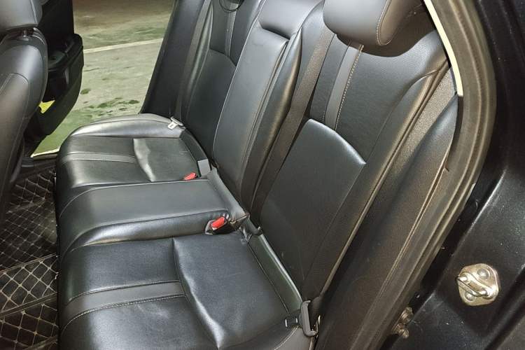 Used Honda Civic 2019 220TURBO CVT Dynamic Edition China VI Emission Standard Left Rear Seat