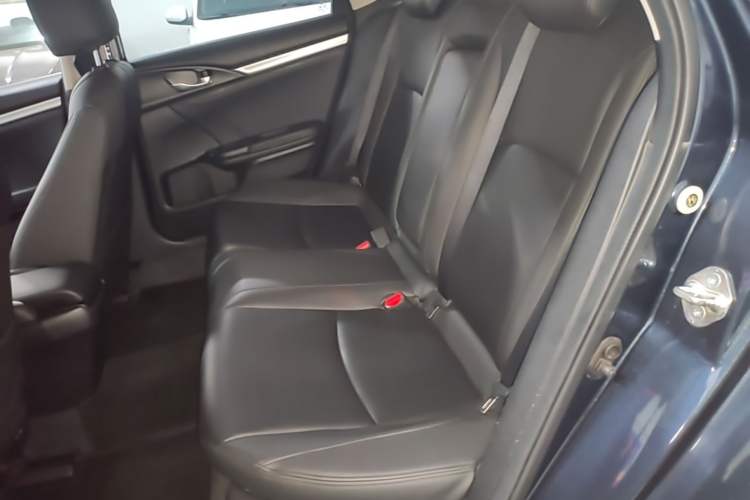 Used Honda Civic 2019 220TURBO CVT Dynamic Edition China V Emission Standard Left Rear Seat