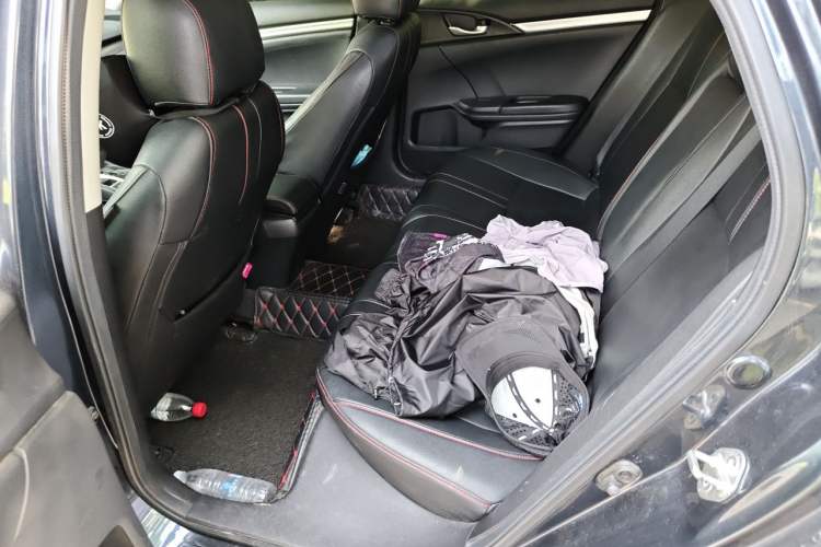Used Honda Civic 2019 220TURBO CVT Dynamic Edition China VI Left Rear Seat