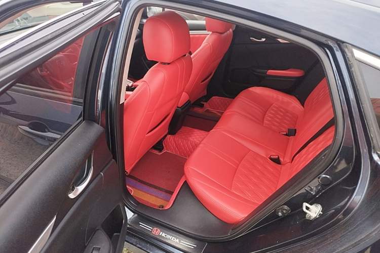 Used Honda Civic 2019 220TURBO CVT Dynamic Edition China VI Left Rear Seat