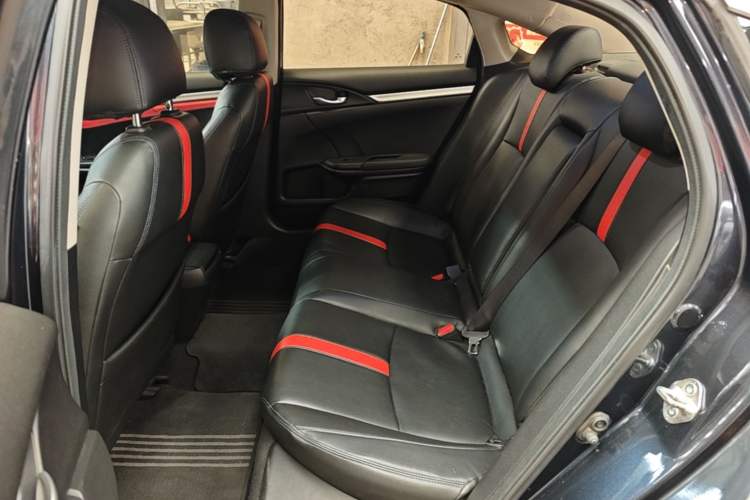 Used Honda Civic 2019 220TURBO CVT Dynamic Edition China VI Left Rear Seat
