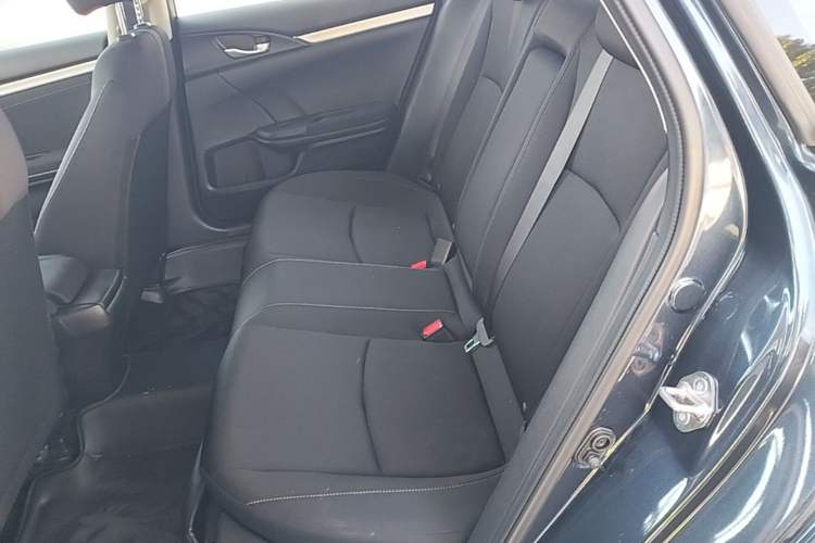 Used Honda Civic 2019 220TURBO CVT Dynamic Edition China VI Left Rear Seat