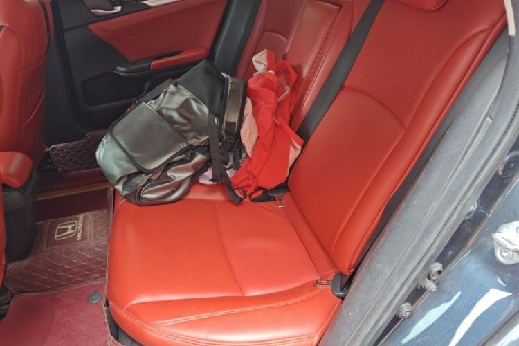 Used Honda Civic 2019 220TURBO CVT Dynamic Edition China VI Emission Standard Left Rear Seat