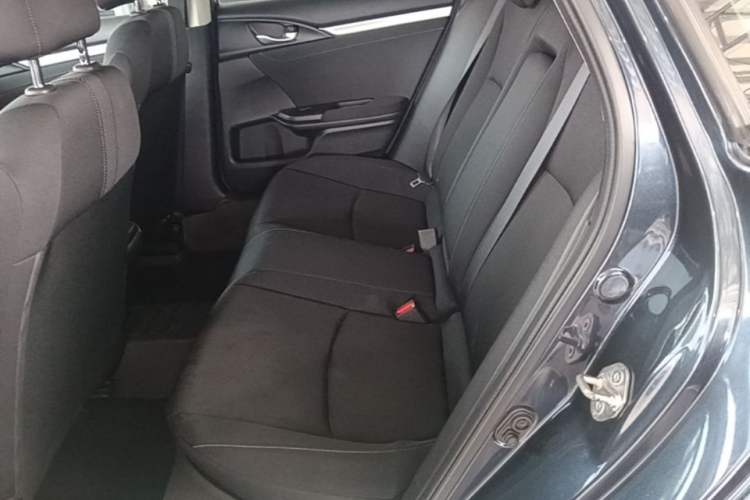 Used Honda Civic 2019 220TURBO CVT Dynamic Edition China VI Emission Standard Left Rear Seat