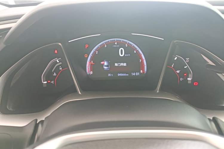 Used Honda Civic 2019 220TURBO CVT Ignition Edition China VI Emission Standard Odometer Close Up