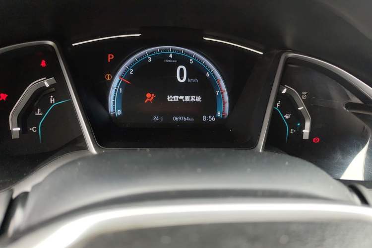 Used Honda Civic 2019 220TURBO CVT Dynamic Edition China V Odometer Close Up