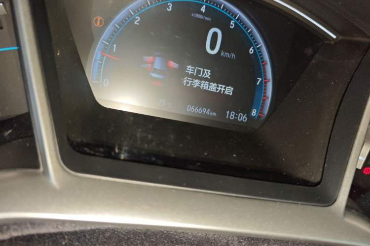 Used Honda Civic 2019 220TURBO CVT Dynamic Edition China VI Odometer Close Up