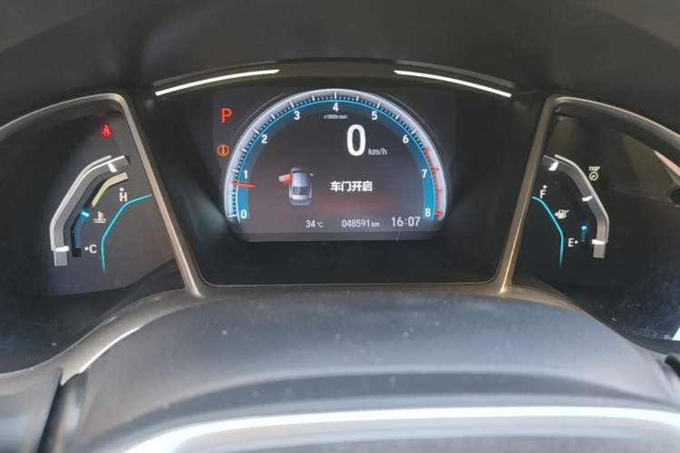 Used Honda Civic 2019 220TURBO CVT Dynamic Edition China V Odometer Close Up