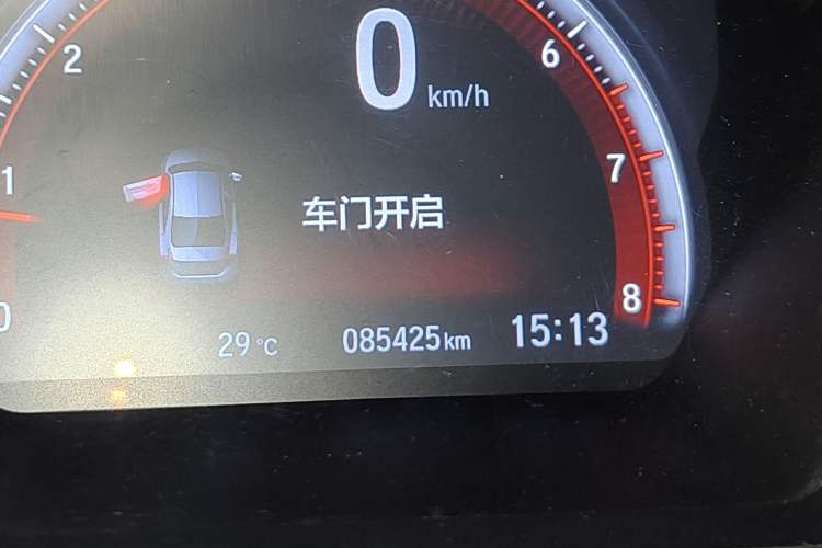 Used Honda Civic 2019 220TURBO CVT Dynamic Edition China V Emission Standard Odometer Close Up
