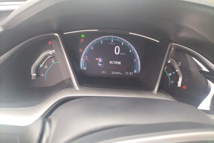 Used Honda Civic 2019 220TURBO CVT Dynamic Edition China VI Odometer Close Up
