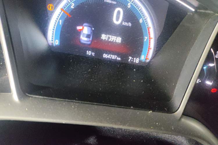 Used Honda Civic 2019 220TURBO CVT Dynamic Edition China V Odometer Close Up